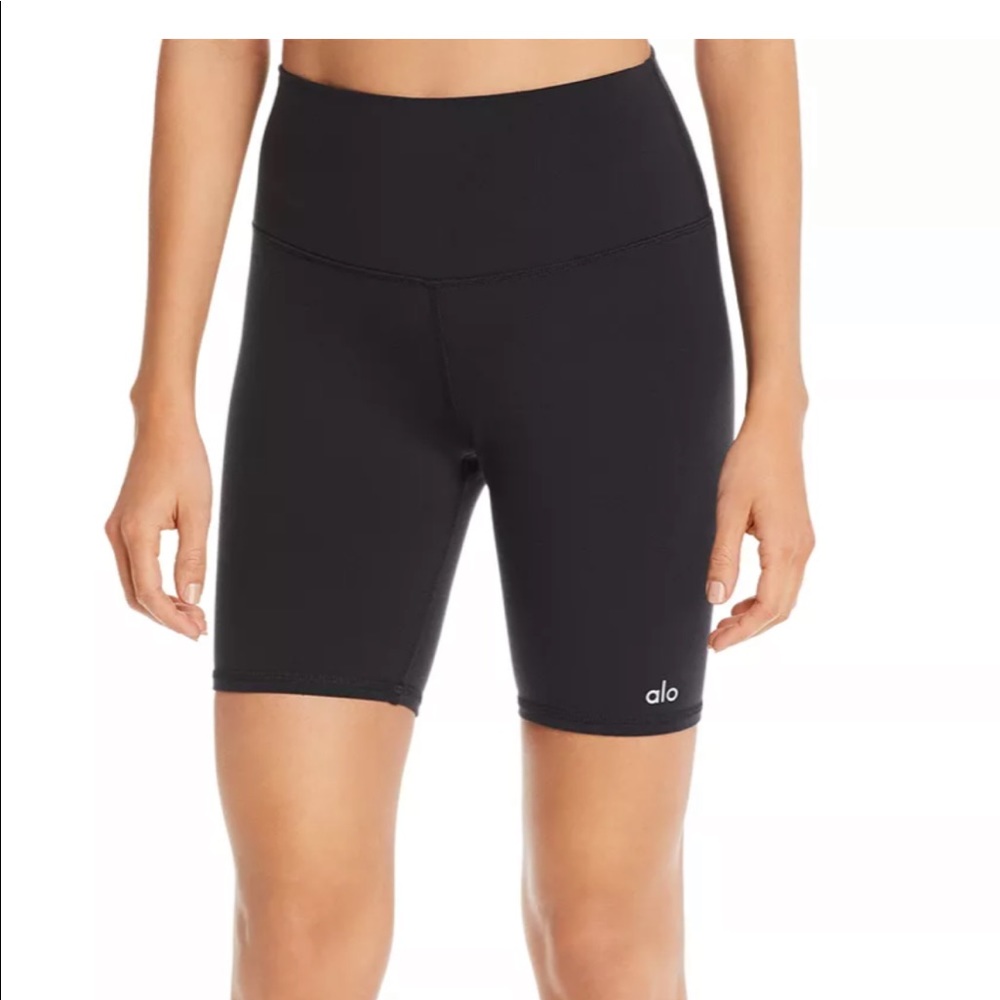 New with tags Alo yoga black biker shorts size XS!